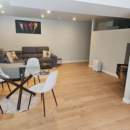 Lovely 1 Bedroom Suite Near Town Victoria Buitenkant foto
