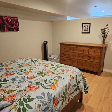 Lovely 1 Bedroom Suite Near Town Victoria Buitenkant foto